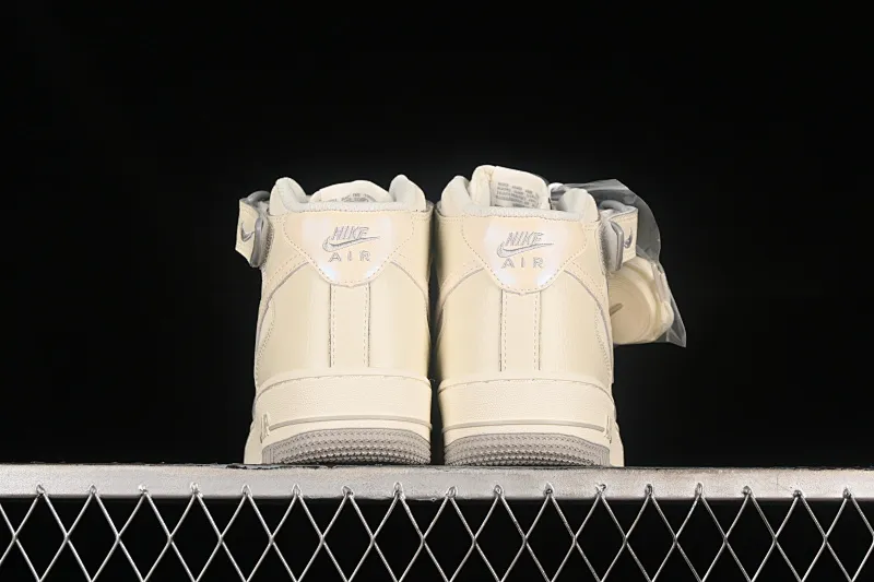 All categories Nk Air Force 1 Air Force series Nk Air Force 1 Mid Air Force mid-top Nk Air Force 1'07 Mid gray pearlescent small hook Air Force One mid-top casual sneakers SG2356-806